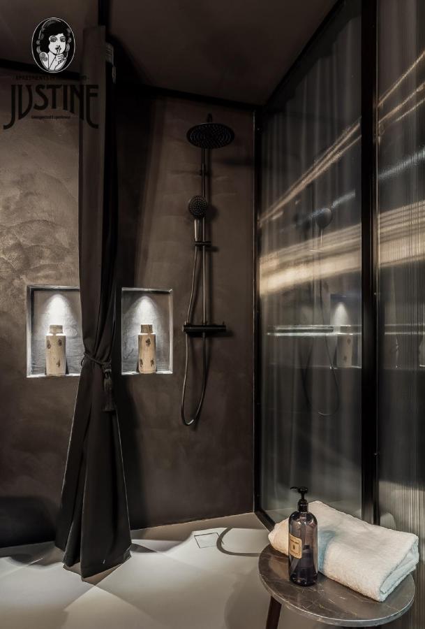Suite Shibari By Justine Apartments Sobria Elegante Y Pecaminosa Apartamento Turistico En Madrid Rio Eksteriør billede