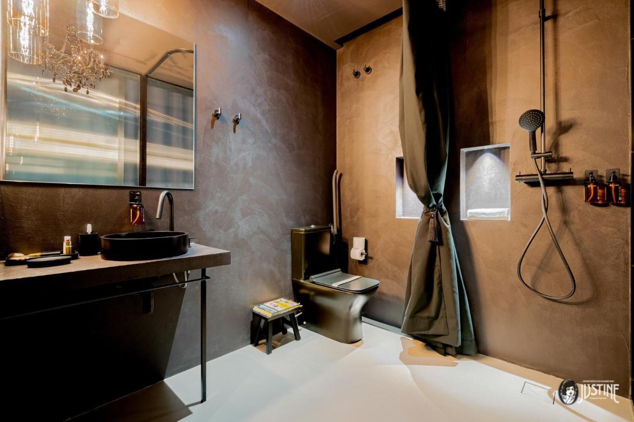 Suite Shibari By Justine Apartments Sobria Elegante Y Pecaminosa Apartamento Turistico En Madrid Rio Eksteriør billede
